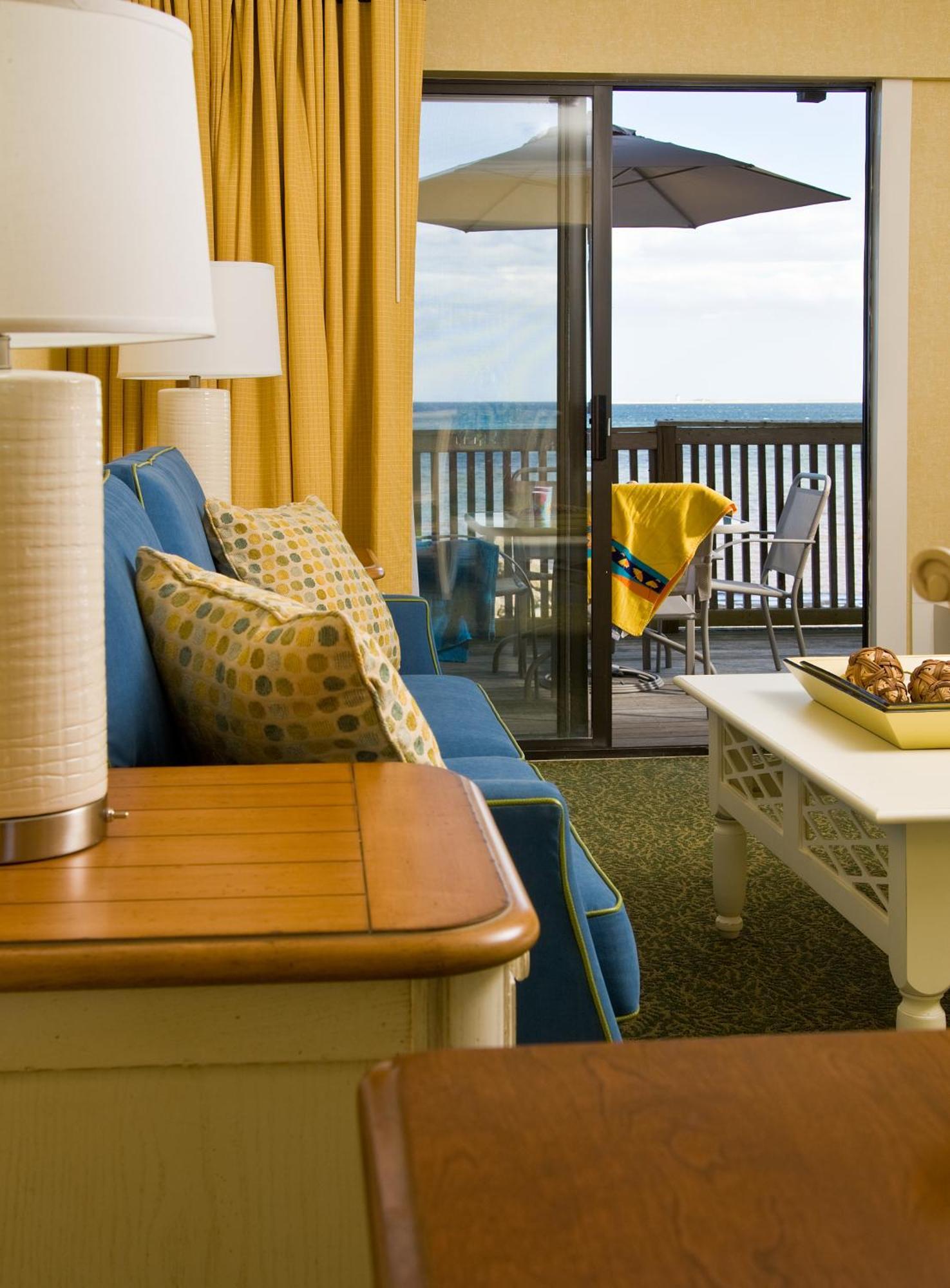 Surfside Hotel And Suites โพรวินซ์ทาวน์ ภายนอก รูปภาพ